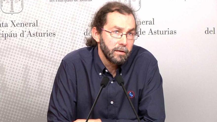 Emilio León, portavoz de Podemos, valora el discurso de Javier Fernández