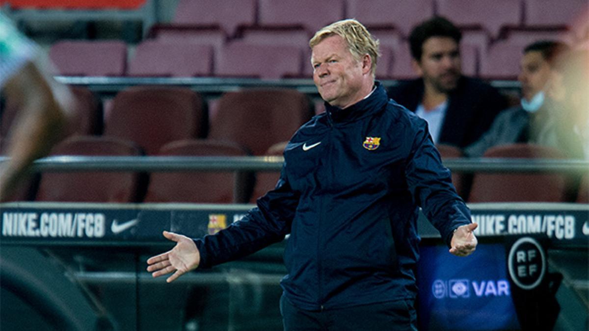 Koeman se lamenta durante el encuentro ante el Granada