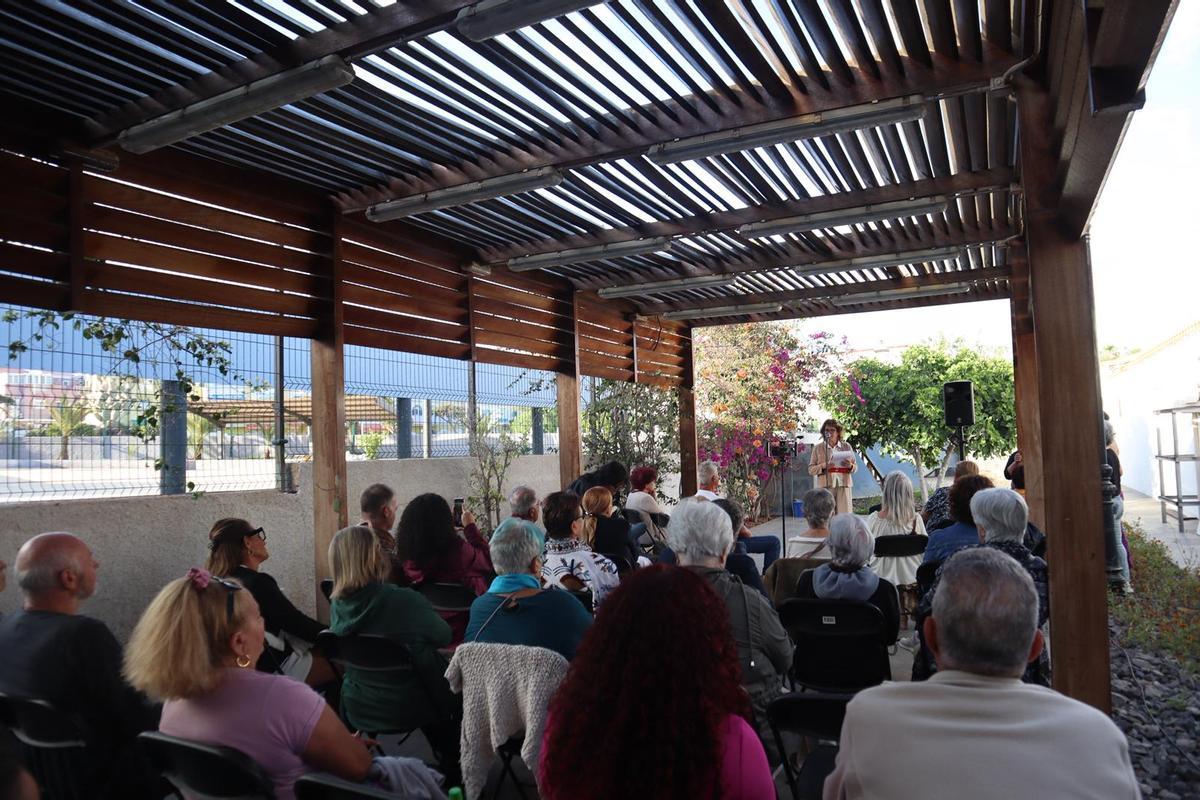 Saturninita acogió el II Encuentro de Poesía Maspalomas Faro de Versos Saturninita acogió el II Encuentro de Poesía Maspalomas Faro de Versos