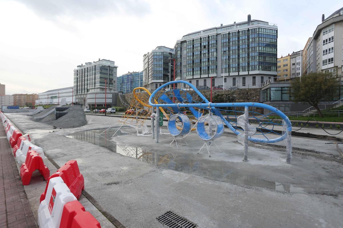 El Concello de A Coruña promete que la reforma del paseo marítimo, fuera de plazo, acabará el primer trimestre de 2024 El Concello de A Coruña promete que la reforma del paseo marítimo, fuera de plazo, acabará el primer trimestre de 2024