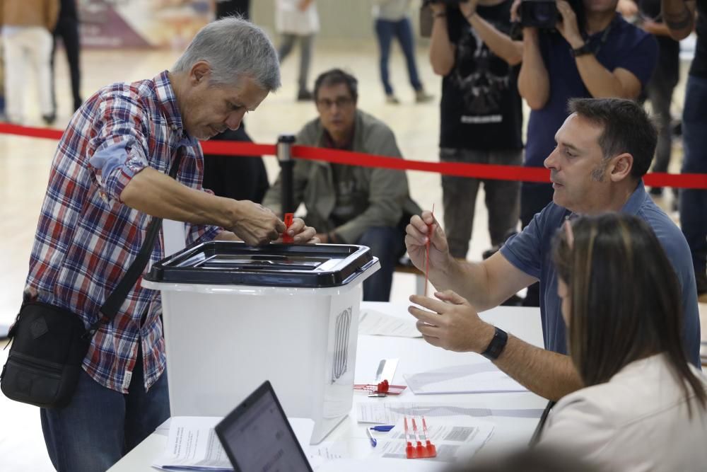 La Guàrdia Civil desallotja per la força el pavelló de Sant Julià de Ramis