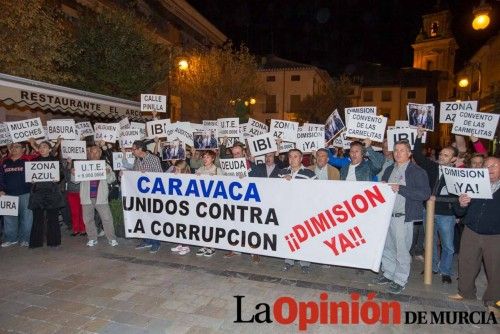 Manifestación "Unidos contra la corrupción" y posterior pleno en Caravaca