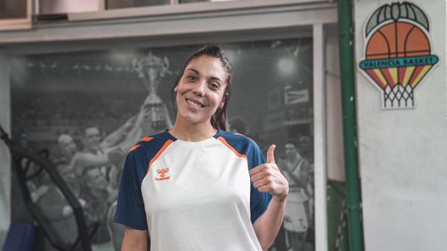 La aragonesa Cristina Ouviña comienza la pretemporada con el Valencia tras su maternidad