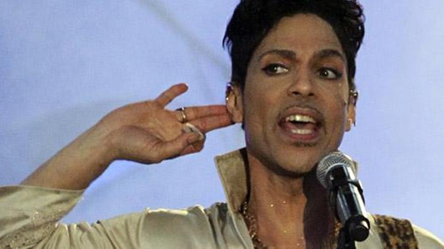 Prince presenta su nuevo disco dando un concierto secreto