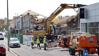 Comienzan a derribar las discotecas Teatre y Fonda Milagros en Murcia