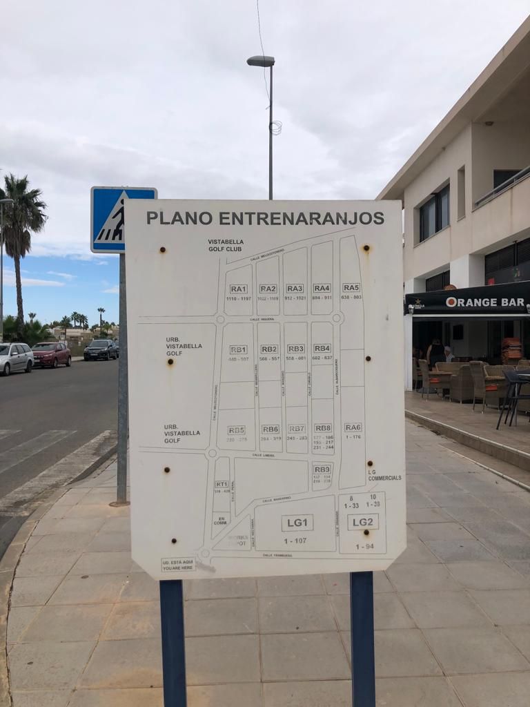 Plano de la urbanización Entrenaranjos.
