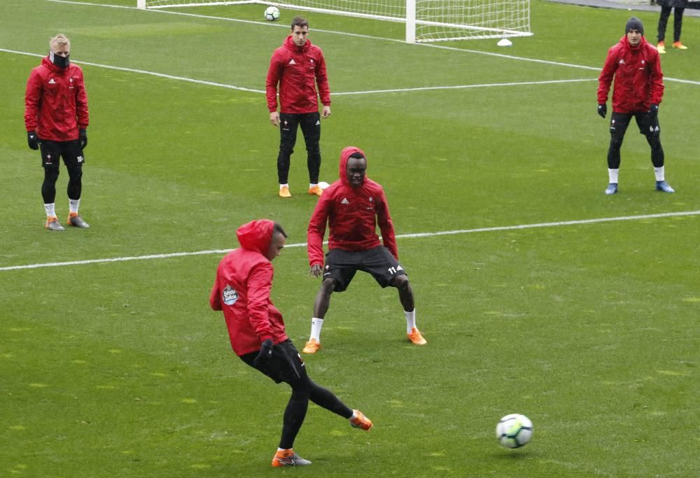 El último entrenamiento del Celta antes de jugar contra el Sevilla // Alba Villar