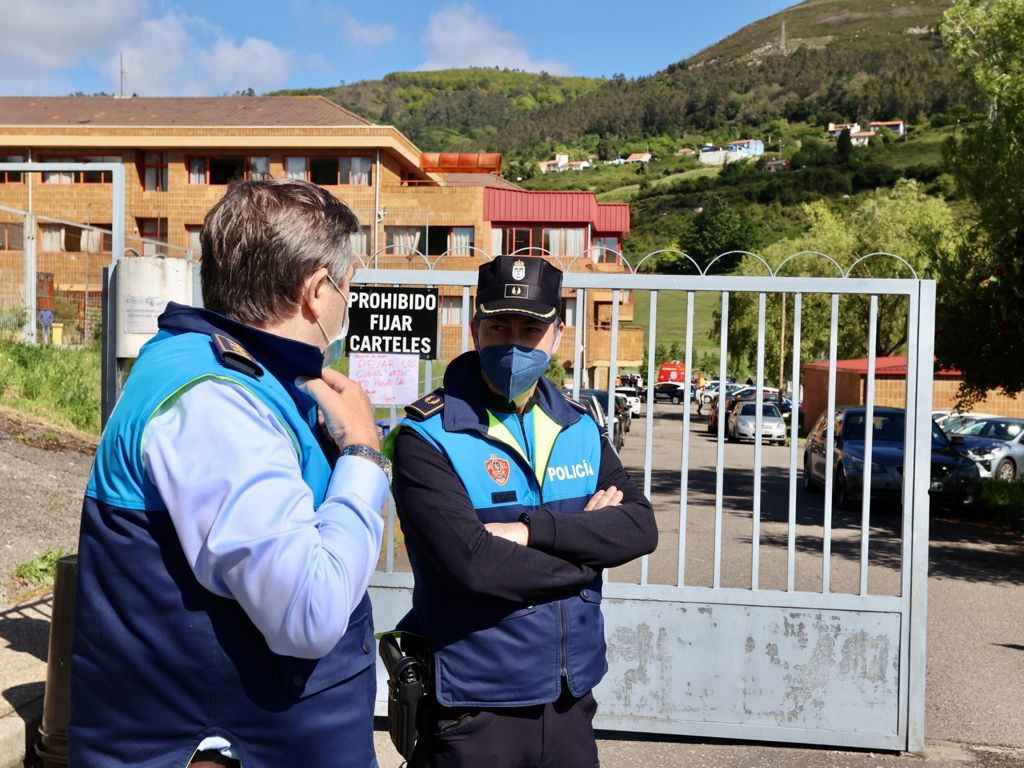 Fallece el conserje del IES Monte Naranco aplastado por el ascensor del centro