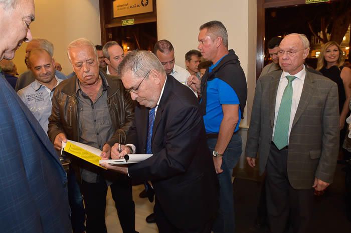 Presentación del libro sobre el entrenador de ...