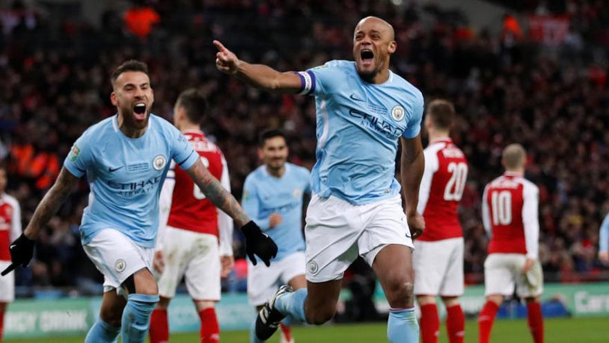 Vincent Kompany celebra el segundo gol del Manchester City.