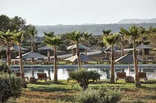La cicatriz que se convirtió en paraíso: Este oasis frente al Mediterráneo hace renacer una antigua base militar