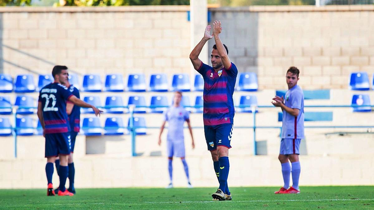 Pitu Comadevall en el moment que va ser substituït.   | FC BARCELONA B