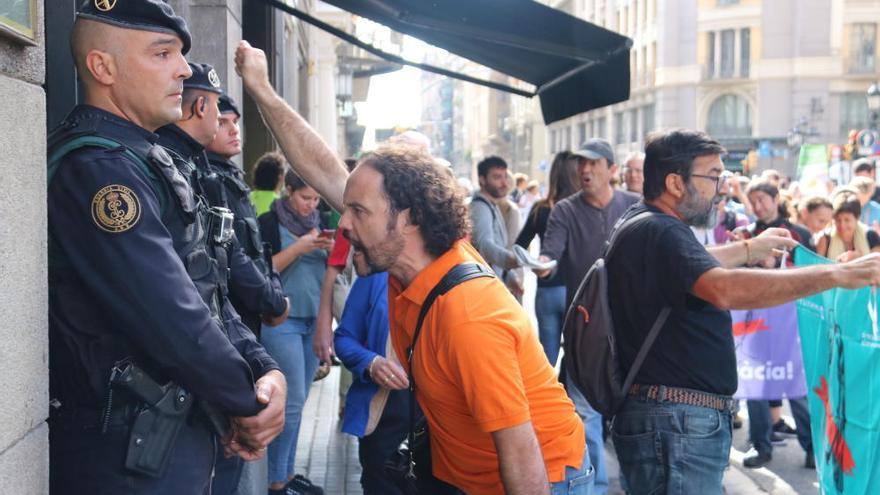 La reacció popular a l&#039;atac de la Guàrdia Civil per impedir l&#039;1-O