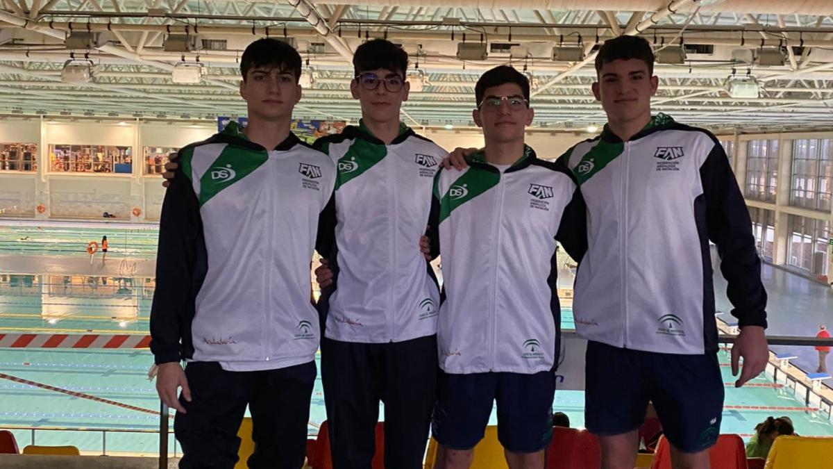 Nadadores del Natación Córdoba que formaron parte de la selección andaluza.