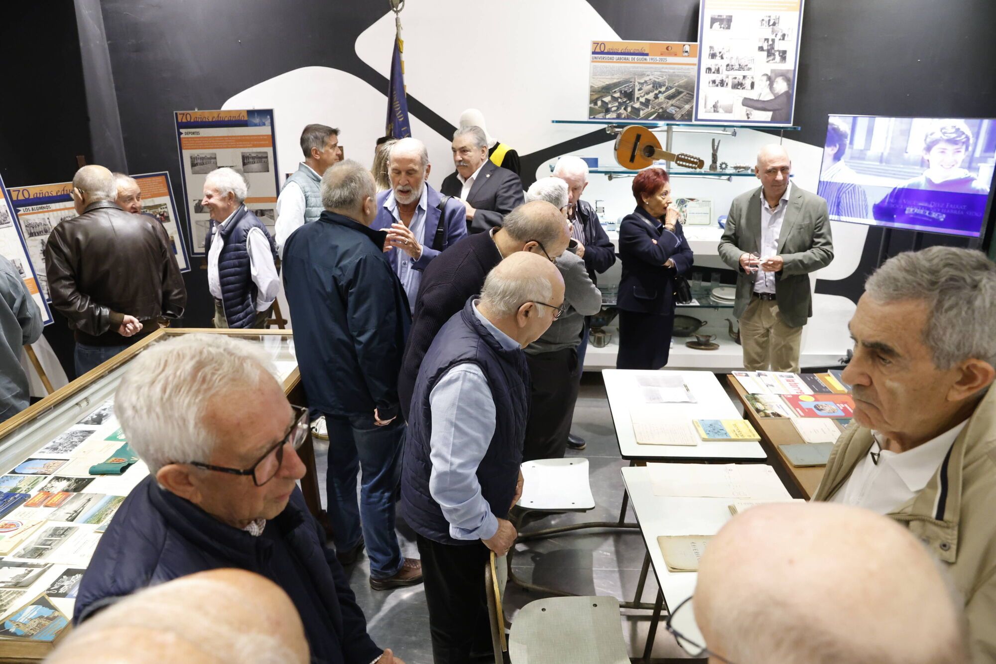 Inauguración de la exposición por el 70.º aniversario de la primera promoción de alumnos de la Universidad Laboral.