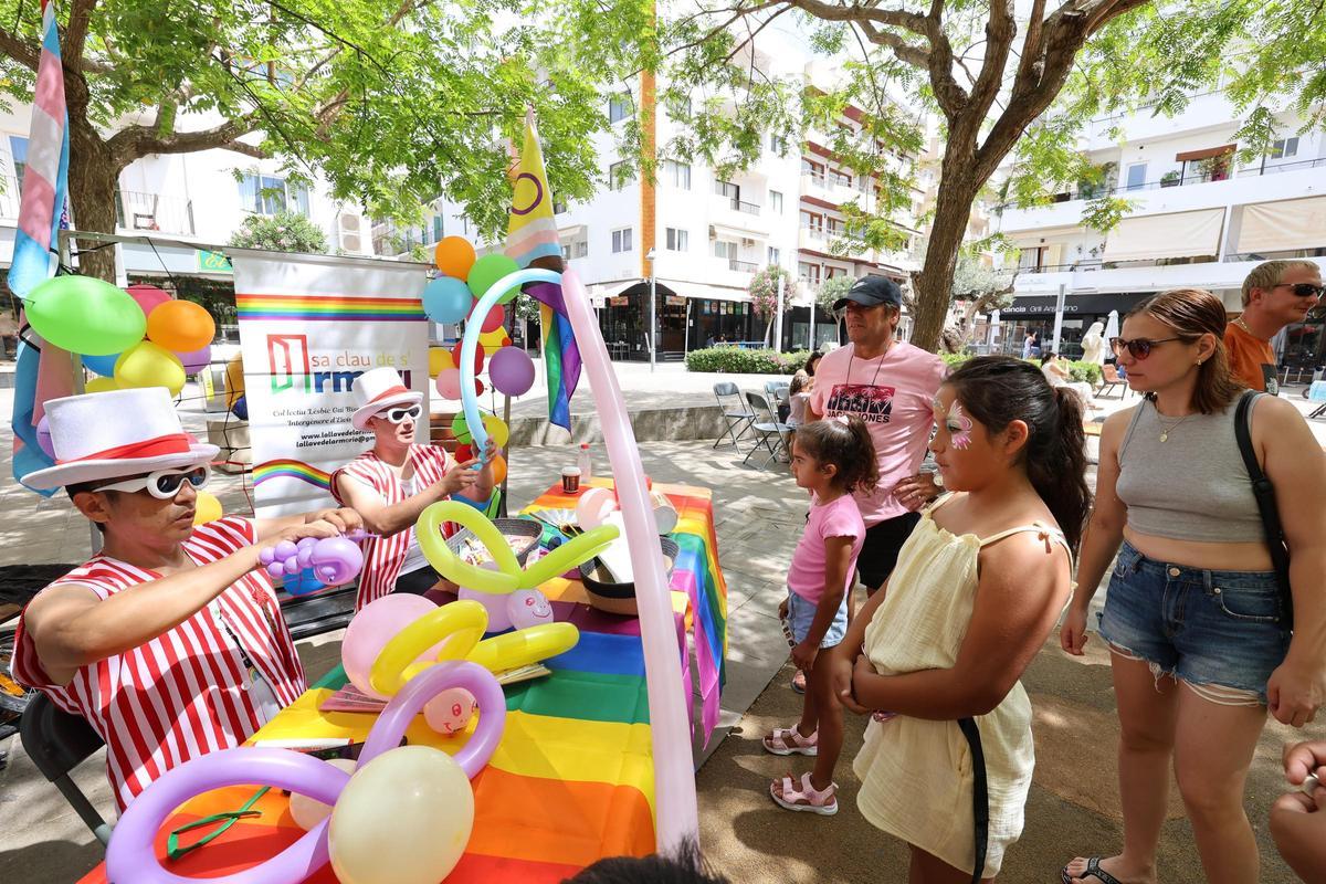 Galería: Cuentacuentos, yoga y pintacaras para celebrar el Día de las Familias en Santa Eulària