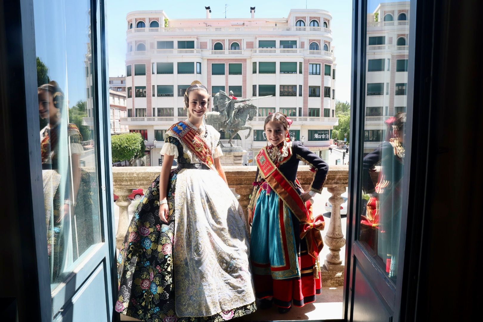 Danzantes y Gigantillos de Burgos para Carmen, Nerea y la corte mayor