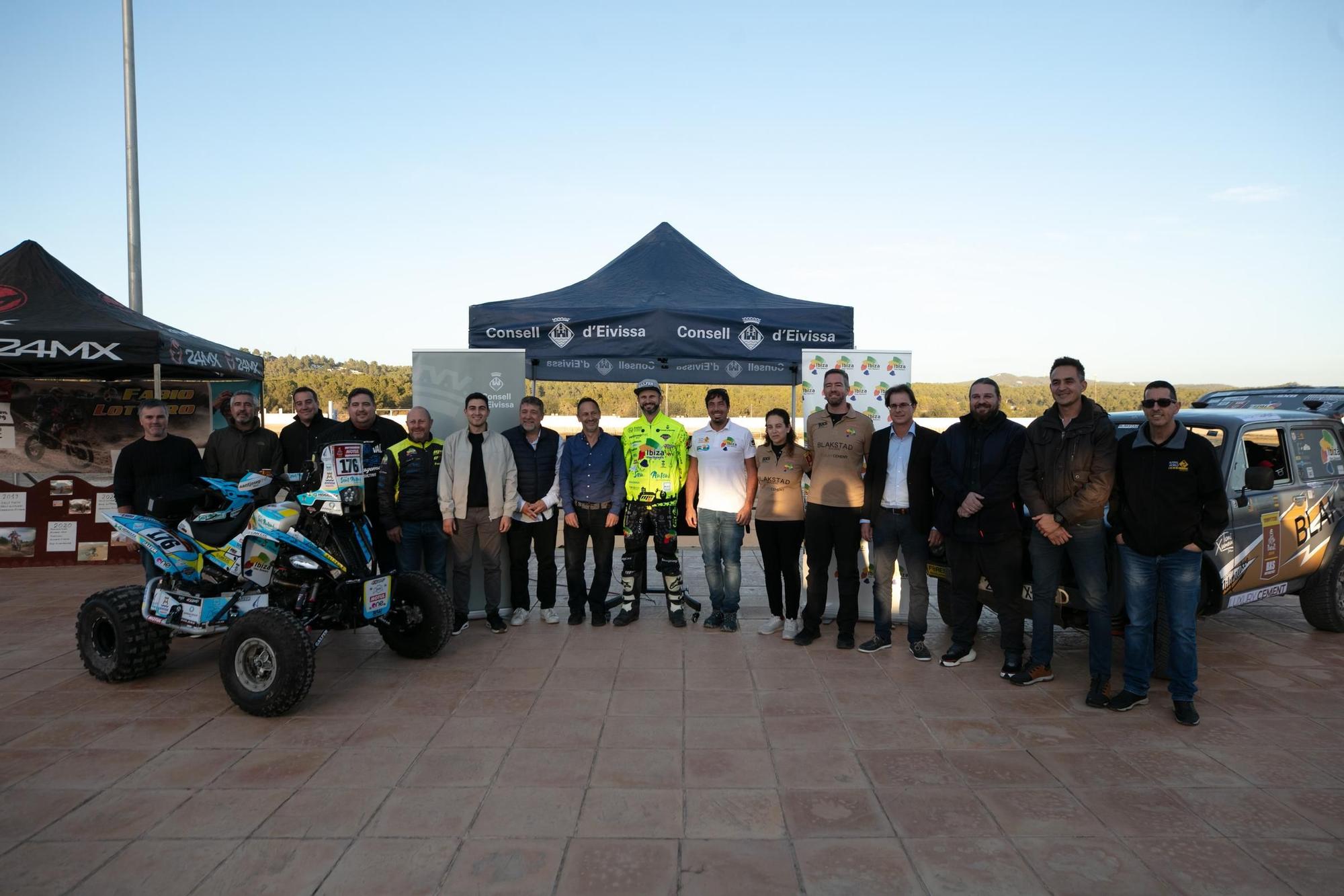 Descubre las fotos de la presentación de los corredores del Dakar en el hipódromo de Sant Rafel