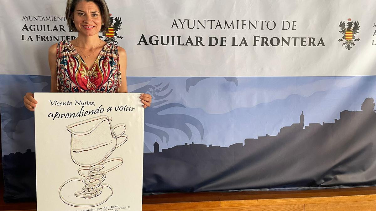 Paqui Herrador presenta el cartel de 'Vicente Núñez, aprendiendo a volar'