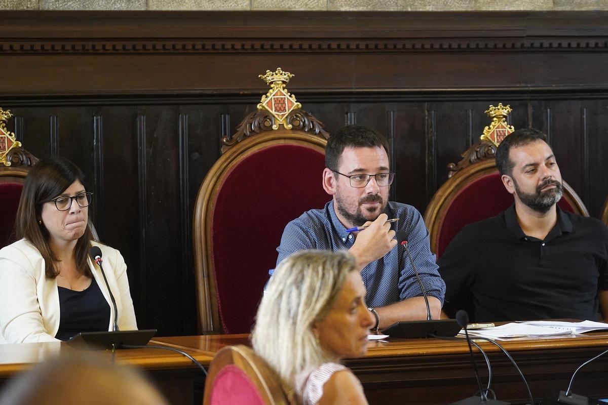 Gemma Geis, Lluc Salellas i Quim Ayats en un ple.