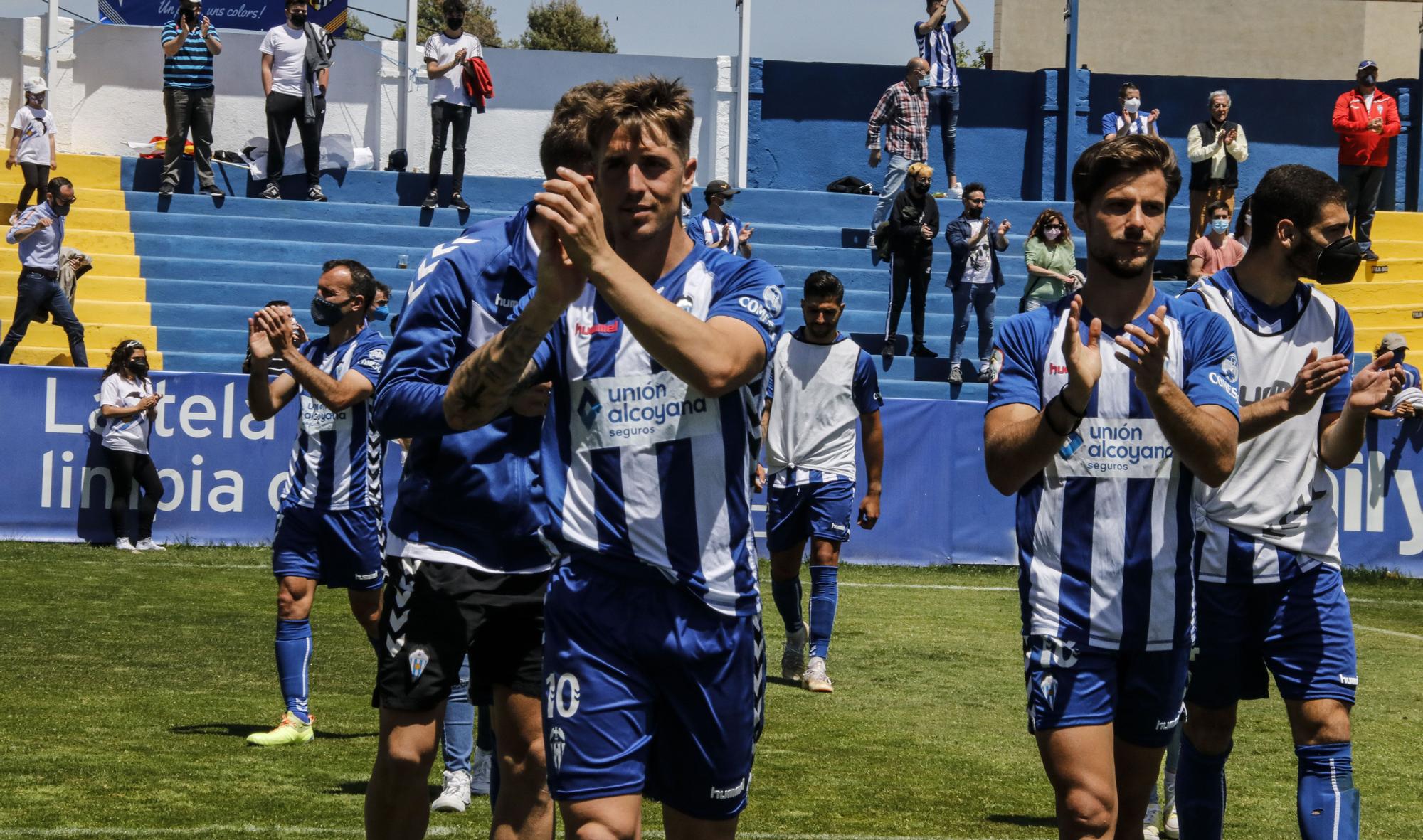 Goles y fiesta en la despedida del Alcoyano (2-3)