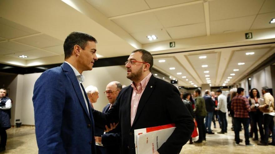 Pedro Sánchez y Adrián Barbón