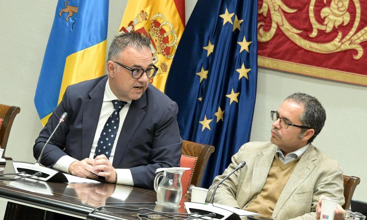 El exdirector del SCS, Conrado Domínguez, en la comisión parlamentaria.