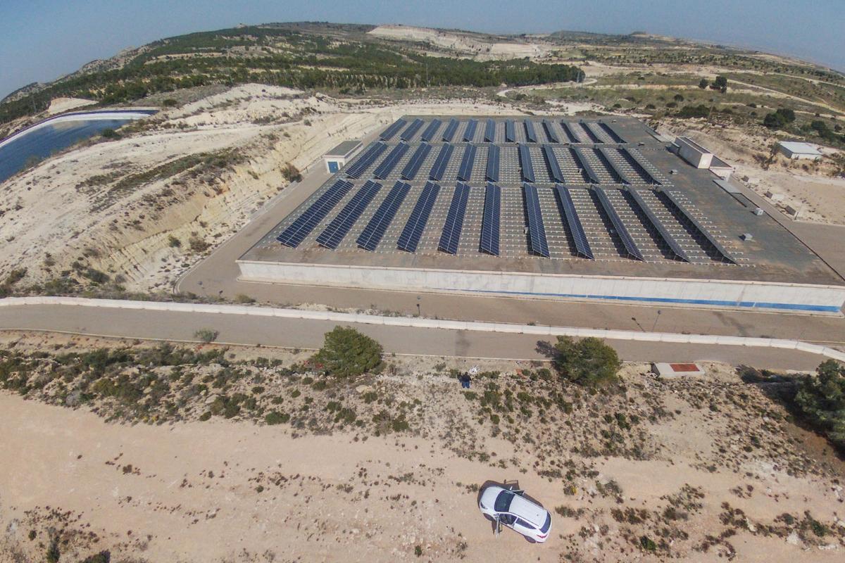 Depósito semisoterrado de Jacarilla muy similar al que se va a construir en un suelo anexo