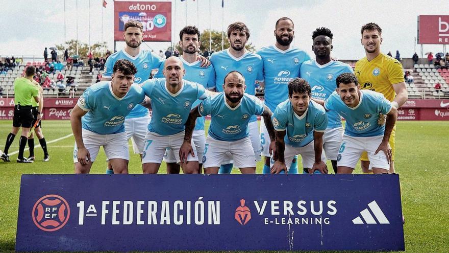 Imagen del once titular de la UD Ibiza en Algeciras, donde el equipo celeste vio frenada su racha de victorias con un empate sin goles. | UD IBIZA