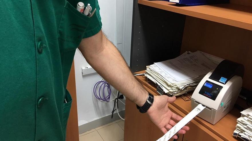 Una pulsera identificará a los pacientes externos de Radiología en el Clínico