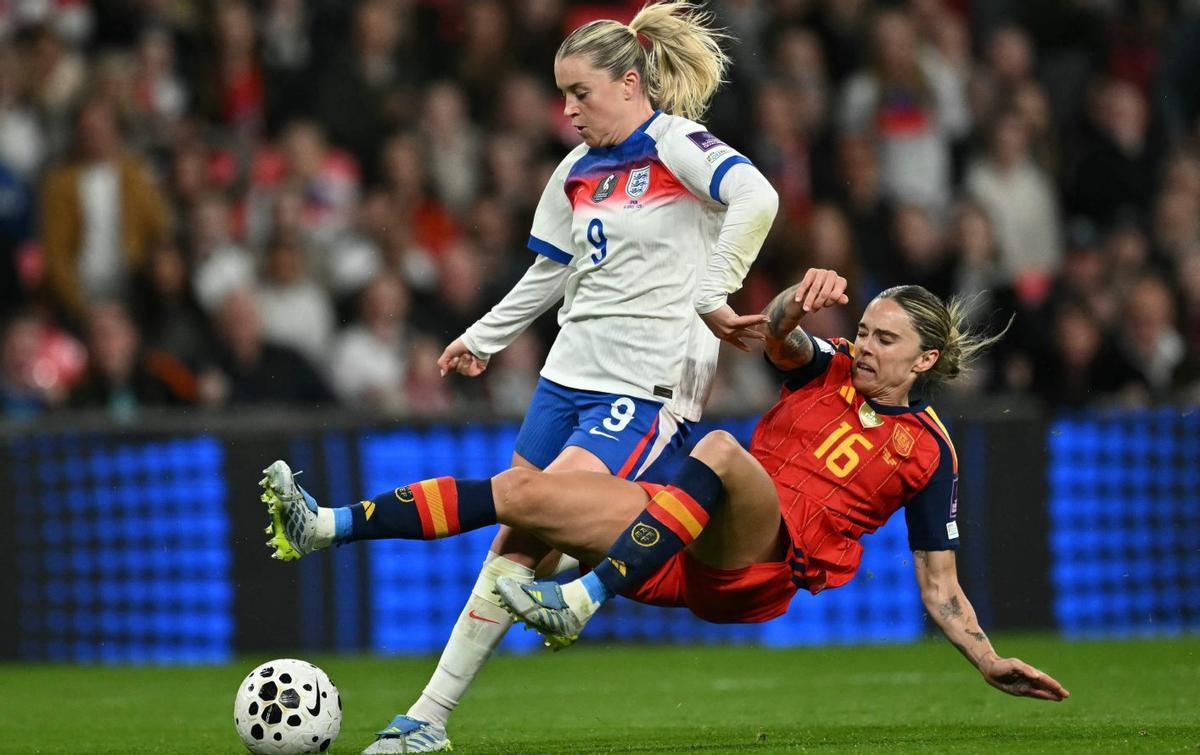 Espanya cau a Wembley i perd Patri per lesió