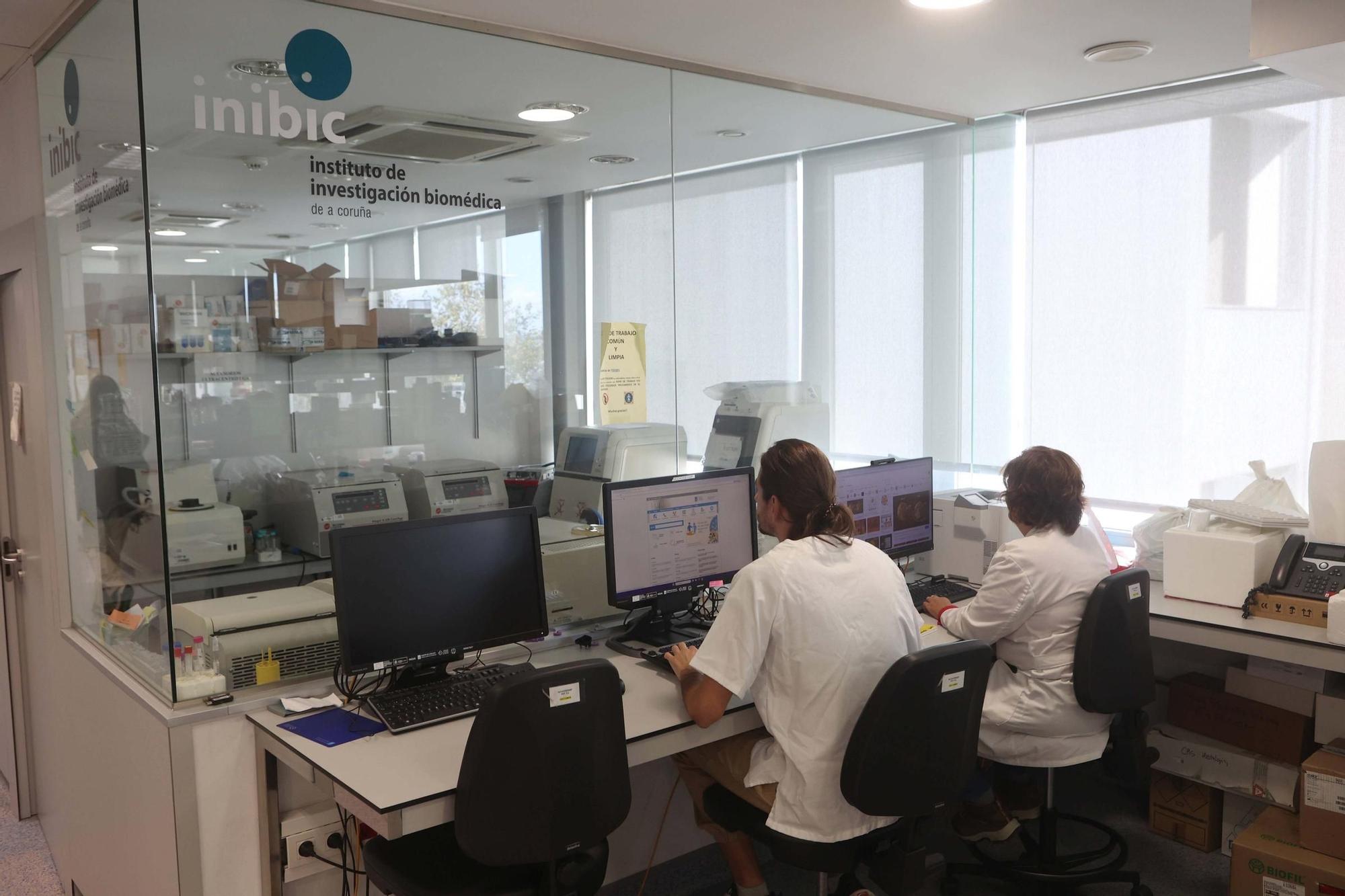 El conselleiro de Sanidade visita el Instituto de Investigación Biomédica de A Coruña