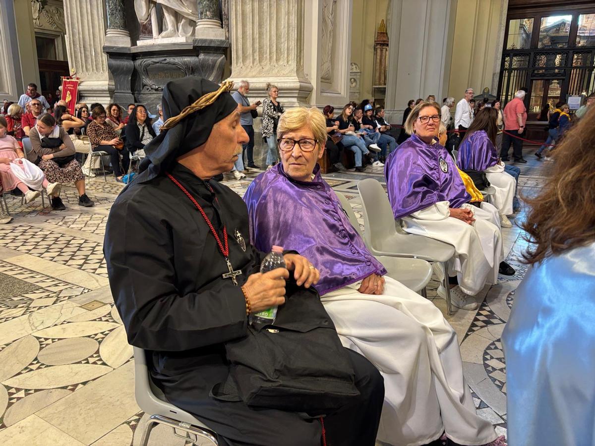 Representante de una hermandad siciliana en el acto de San Juan de Letrán.