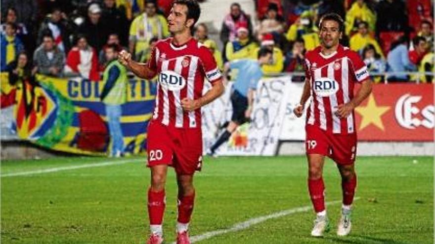 Jandro Castro celebra el gol de penal que va marcar contra el Vila-real a Montilivi.