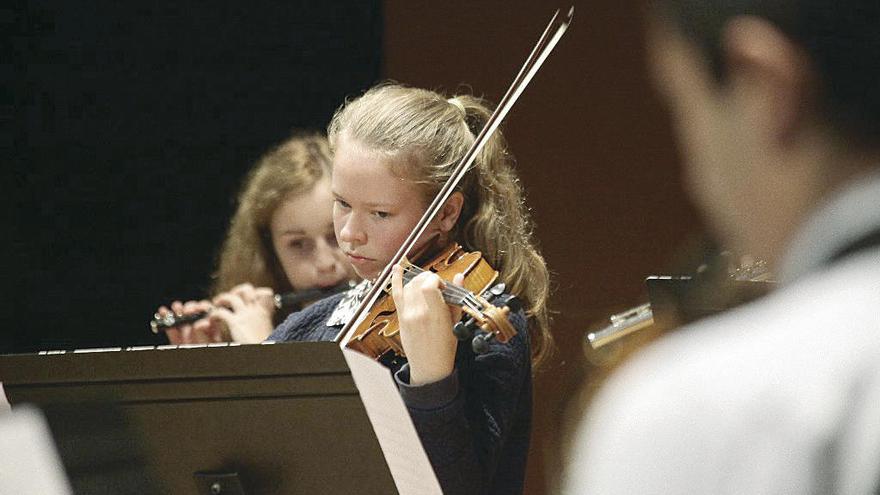 Una actuación de Peregrinos Musicales en el Teatro Principal de Santiago. // FdV