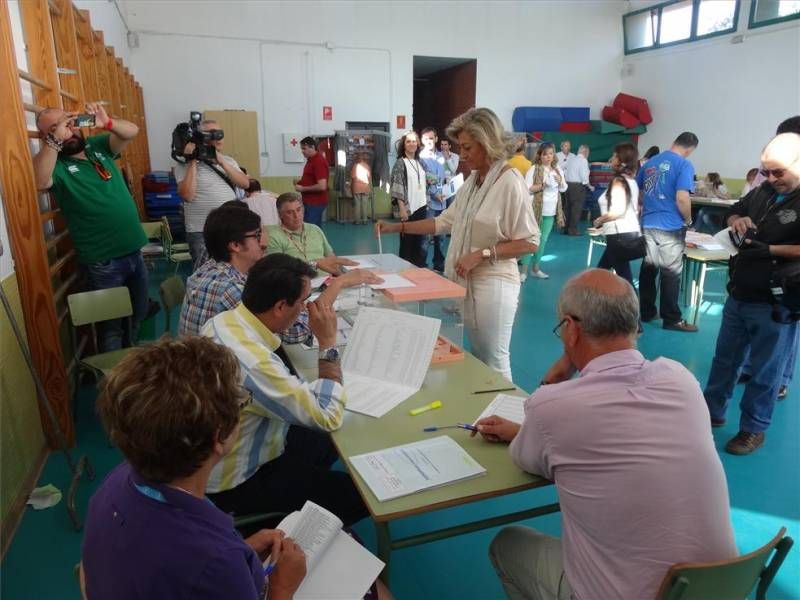 Imágenes de la jornada electoral en Extremadura