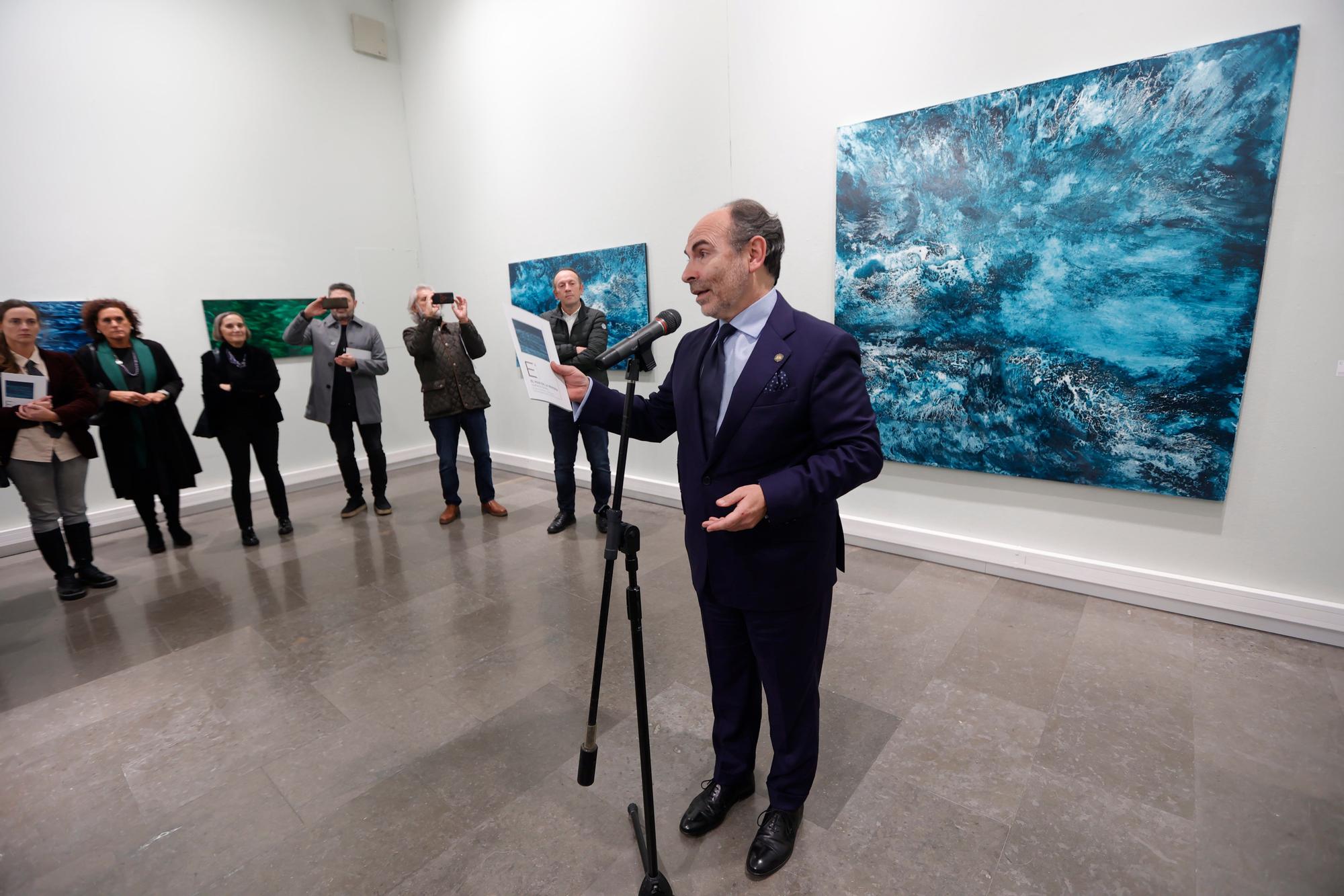 EN IMÁGENES: Guillermo Simón inunda la Universidad de mar y de obras "pintadas con el alma"