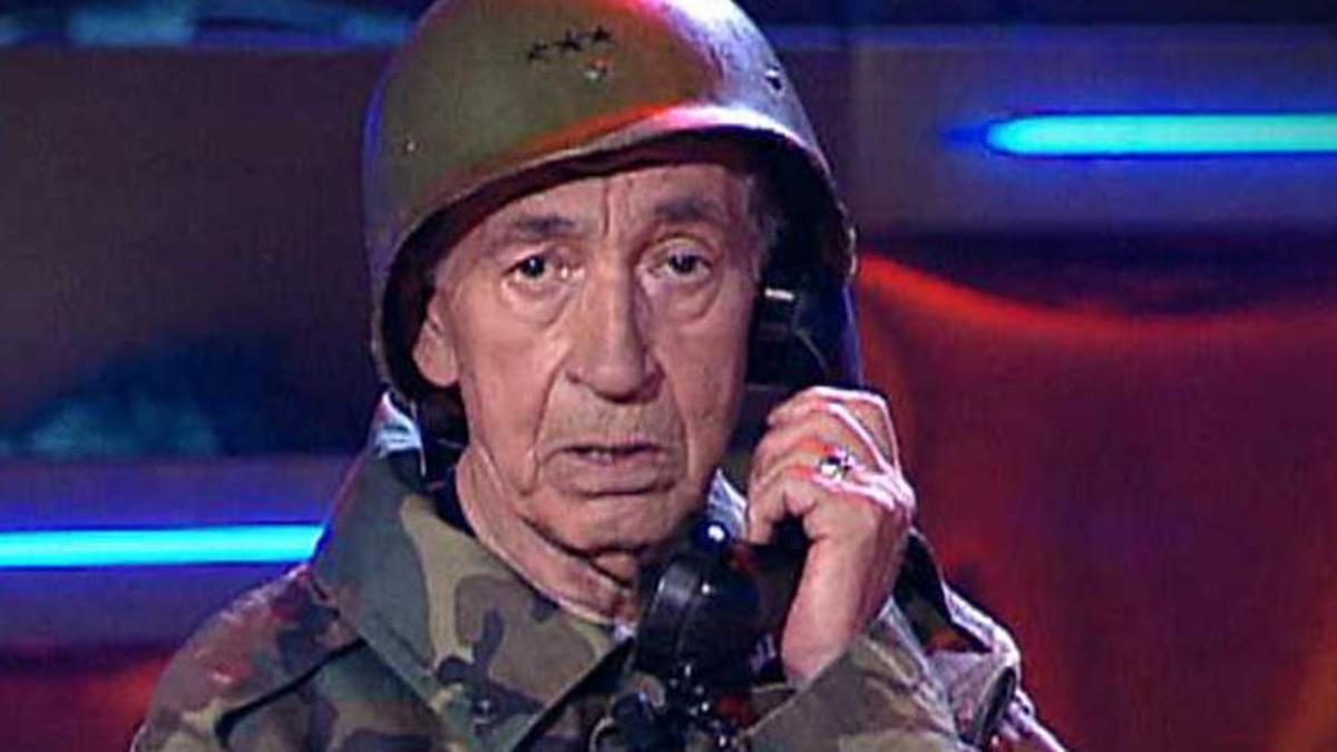-¿Es el enemigo? ¡Ah, eres tú! ¿Y qué haces de aliado de Putin que cuando llamaba a este número me decíais que era un asesino?