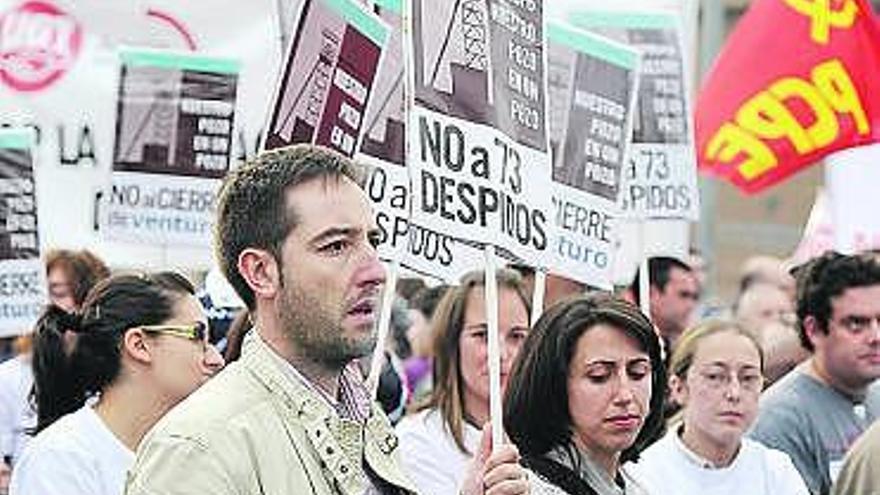 Fernández Villa asistió a la protesta con secuelas de un reciente accidente.