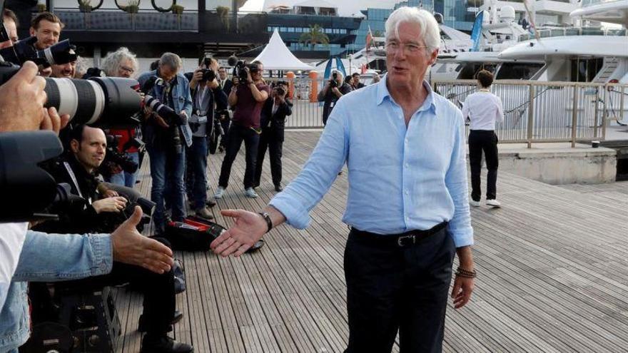 Richard Gere presenta en Cannes su debut televisivo