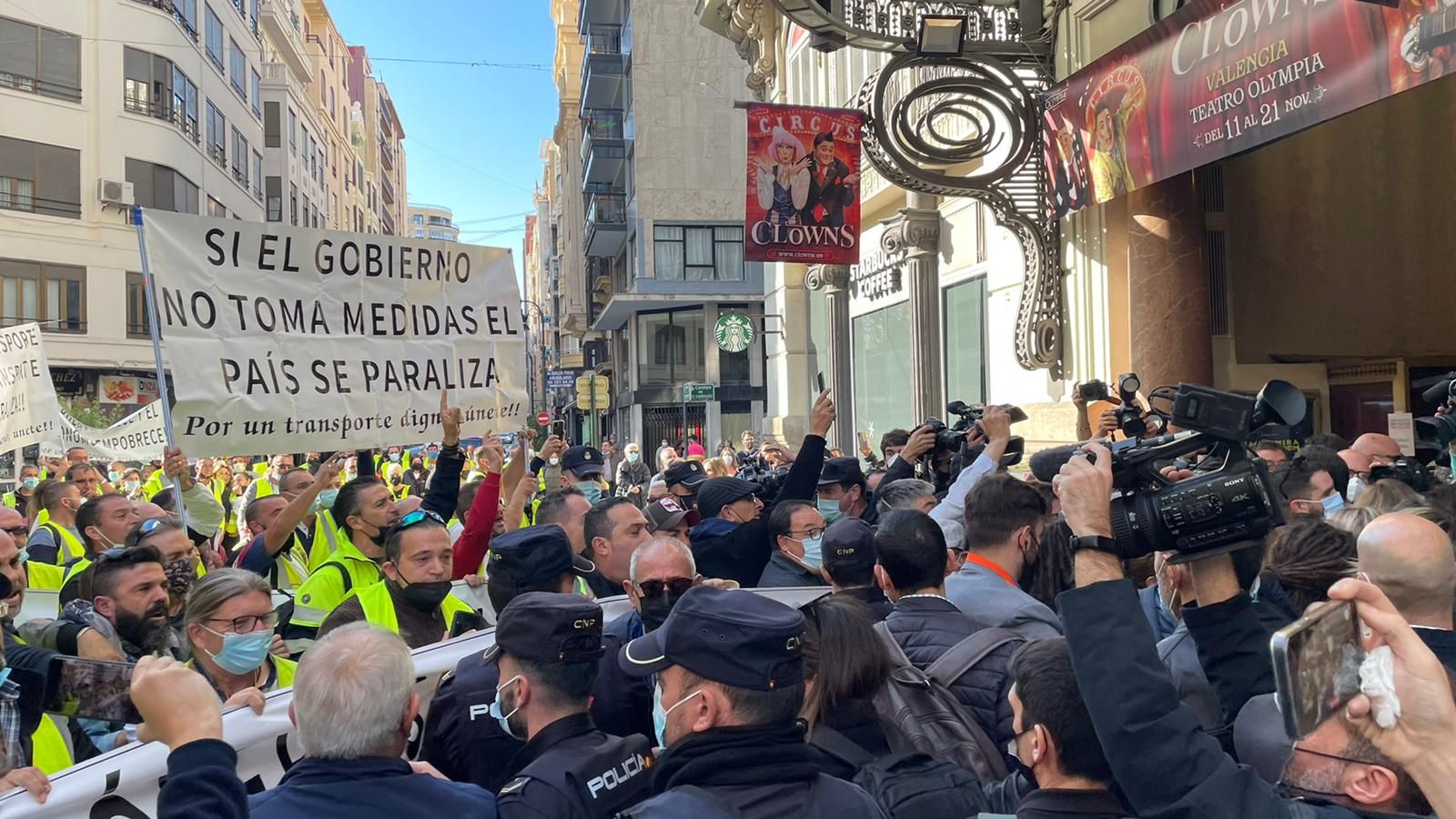 Acto de Oltra, Díaz y Colau en València