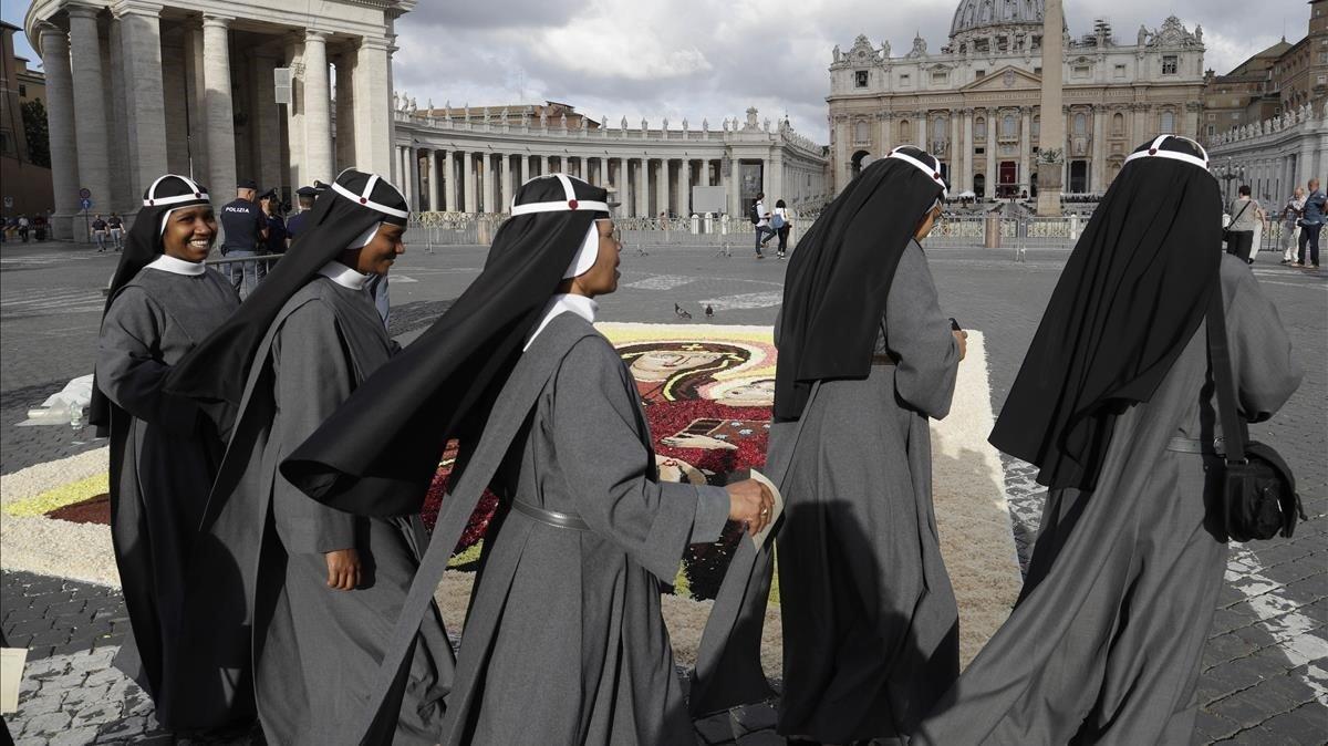 zentauroepp39098973 a group of nuns arrive for a special mass celebrated by pope190127205022