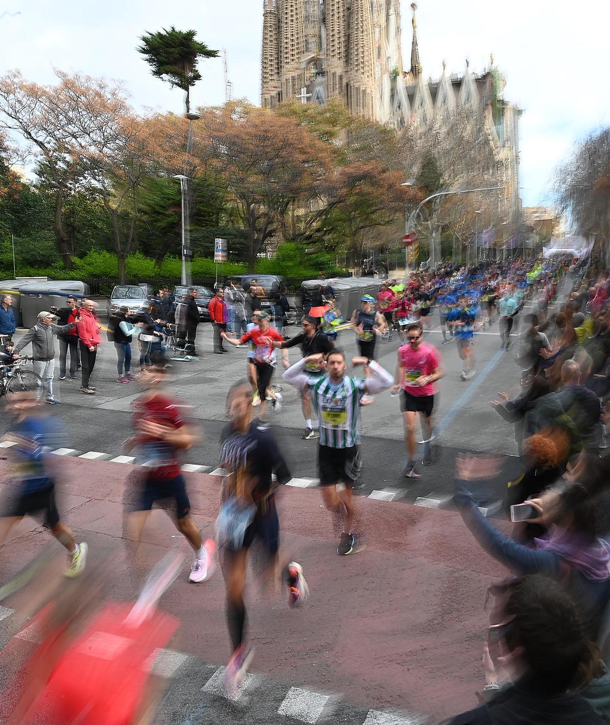 ¿Has participado en la Marató de Barcelona 2024? ¡Búscate en las fotos¡