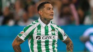El Chimy Ávila, durante un partido con el Real Betis esta temporada
