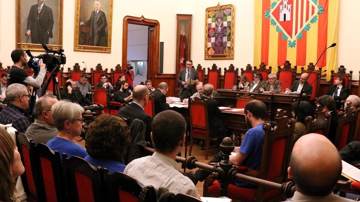 El pleno del Ayuntamiento de Terrassa aprueba definitivamente la municipalización del agua.