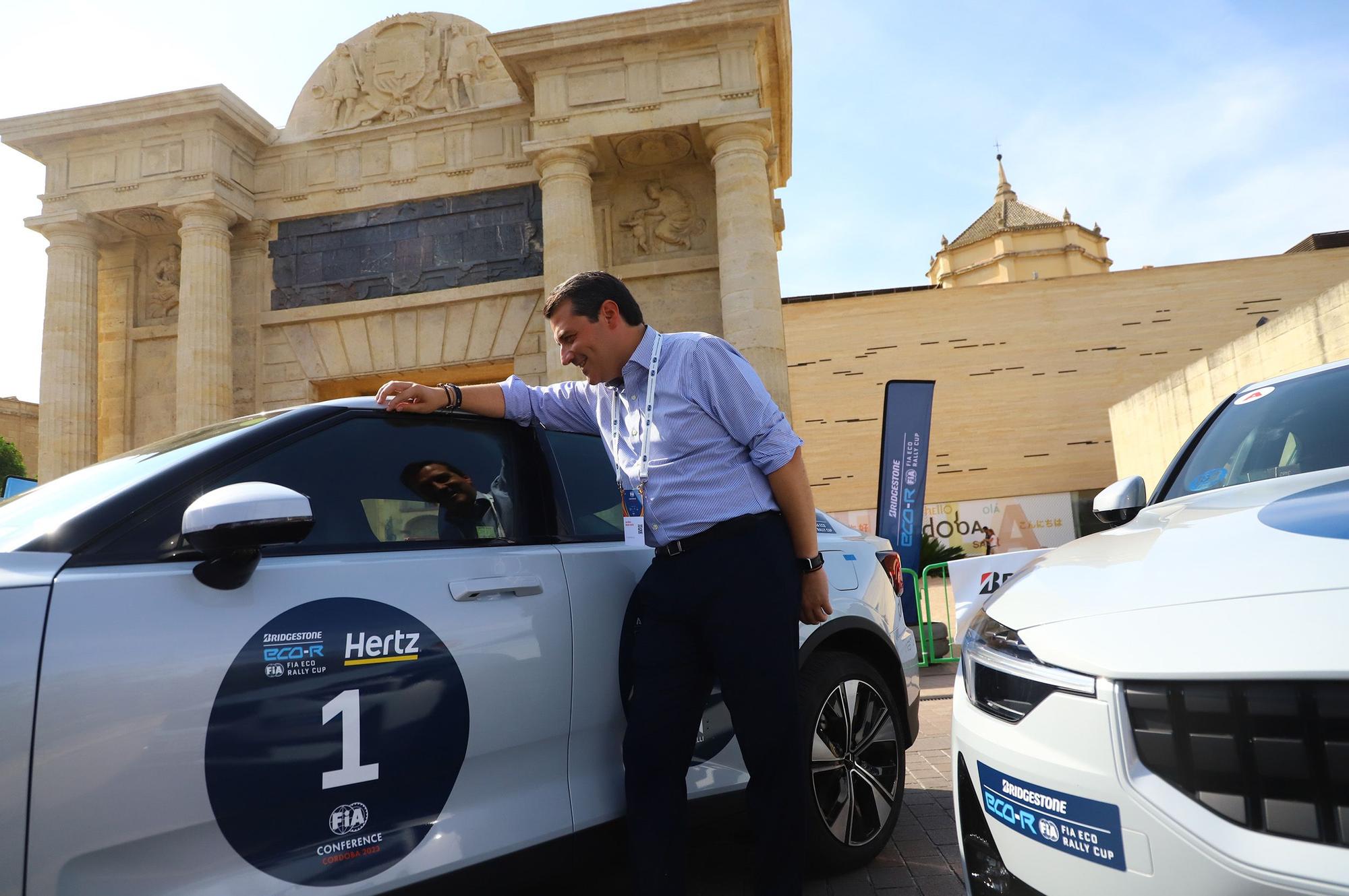 La Salida del EcoRali, una prueba con coches eléctricos ecológicos, en imágenes