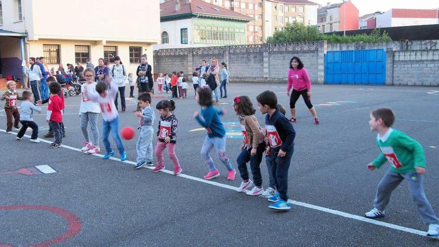 Juegos en Pola de Siero para ayudar a los niños del mundo