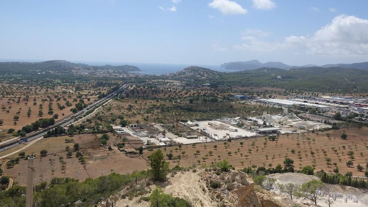 Una vista general del 'triángulo de Galatzó', entre la autovía, el polígono y la urbanización Galatzó