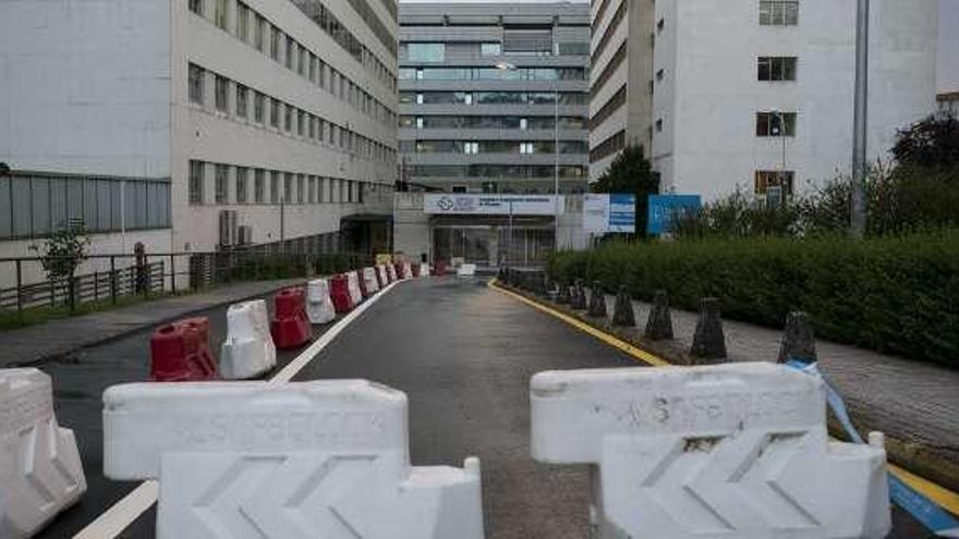 Acceso al Hospital Cristal. // Brais Lorenzo