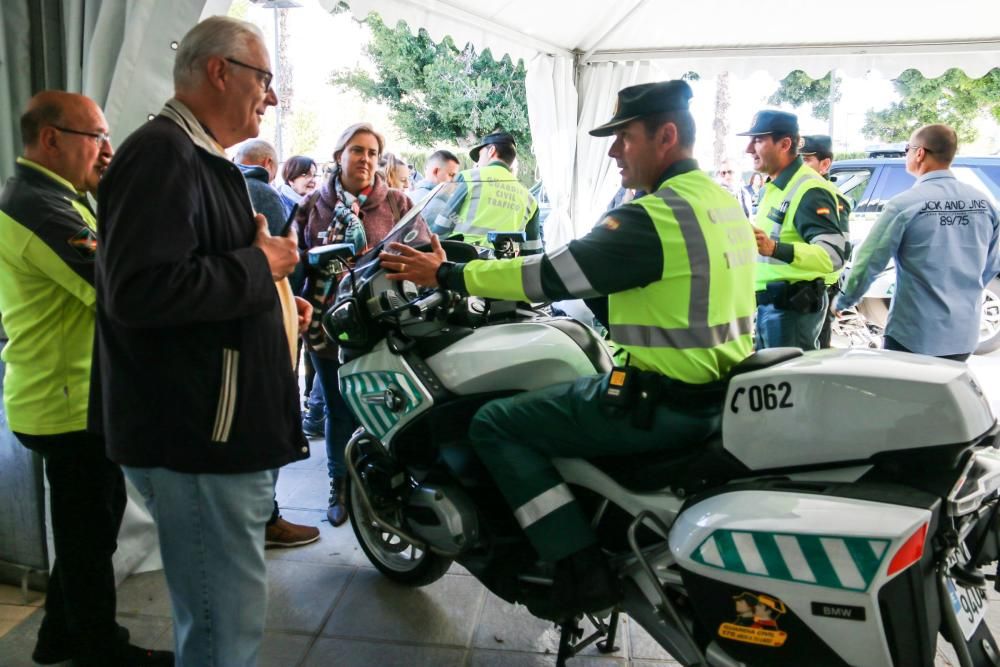 El Ayuntamiento rindió homenaje a la presencia de la Guardia Civil en Orihuela y su 175 aniversario con el descubrimiento de un monumento